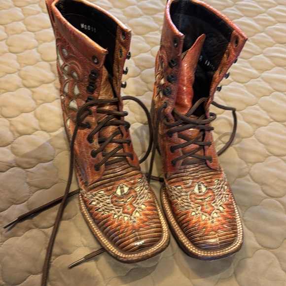 One of a kind lace up Lucchese woman’s boot. - Picture 5 of 8